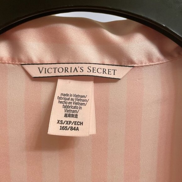 Victorias Secret Women's Silk Pajama Shirt - Picture 2 of 5